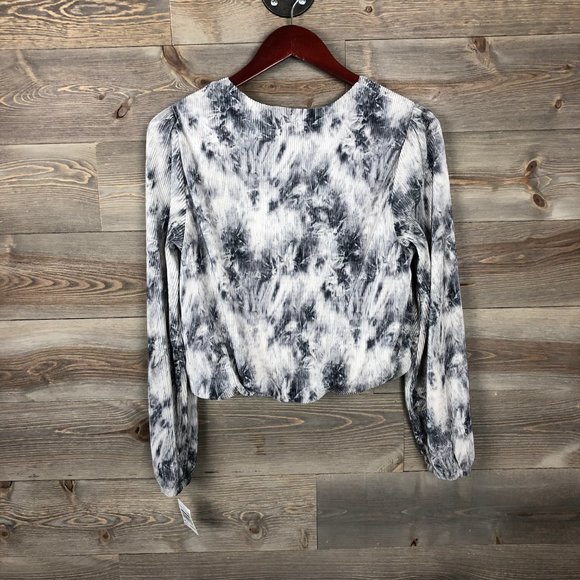 Astr Tie-Dye Blouse in Black and White - Picture 7 of 13